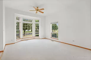 664 Mayfair Dr, Carol Stream, IL 60188 - Photo 5