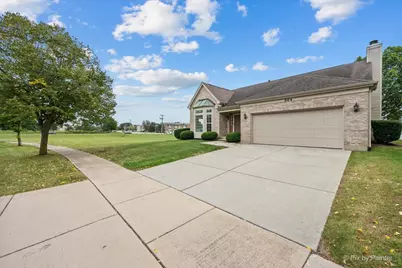 664 Mayfair Drive, Carol Stream, IL 60188 - Photo 3