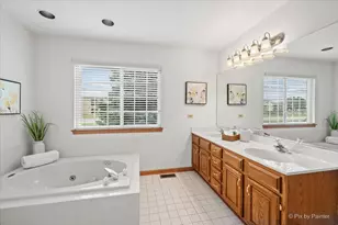 664 Mayfair Dr, Carol Stream, IL 60188 - Photo 19