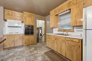 402 SW 5th St, Aledo, IL 61231 - Photo 5