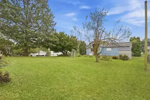 402 SW 5th St, Aledo, IL 61231 - Photo 21