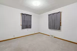 402 SW 5th St, Aledo, IL 61231 - Photo 11