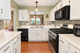 504 Ascot Ln, Streamwood, IL 60107 - Photo 9