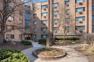 5358 N Cumberland Ave, Chicago, IL 60656 - Photo 1