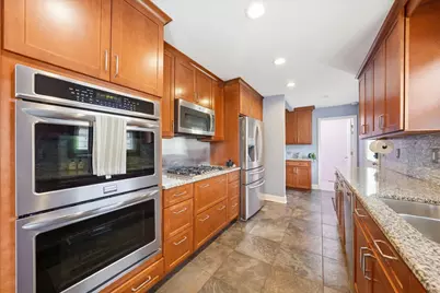 1097 Cypress Lane, Elk Grove Village, IL 60007 - Photo 9