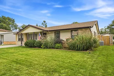1097 Cypress Lane, Elk Grove Village, IL 60007 - Photo 3