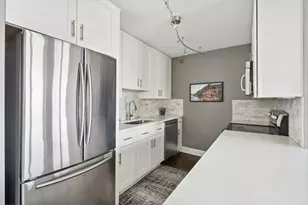 345 N La Salle Dr, Chicago, IL 60654 - Photo 5