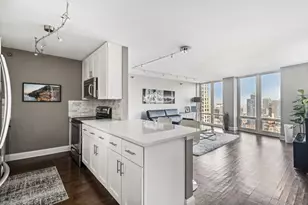 345 N La Salle Dr, Chicago, IL 60654 - Photo 7