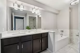 345 N La Salle Dr, Chicago, IL 60654 - Photo 11