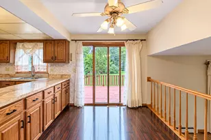 1428 Roslyn Rd, Schaumburg, IL 60193 - Photo 9