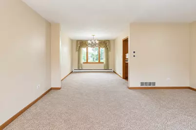 1428 Roslyn Road, Schaumburg, IL 60193 - Photo 17