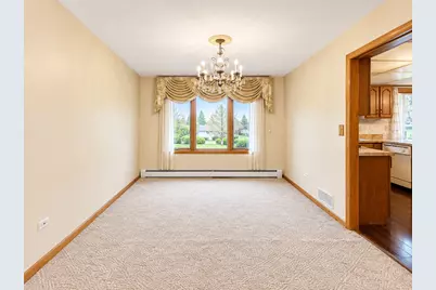 1428 Roslyn Road, Schaumburg, IL 60193 - Photo 19
