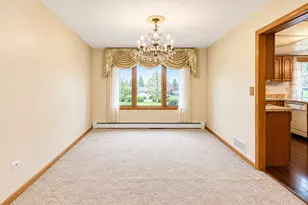 1428 Roslyn Rd, Schaumburg, IL 60193 - Photo 19