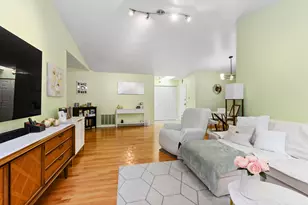 713 Elizabeth Dr, Wood Dale, IL 60191 - Photo 9