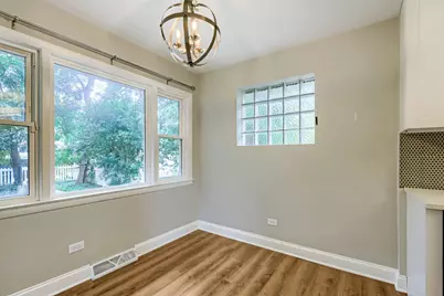 8208 Ridgeway Avenue, Skokie, IL 60076 - Photo 7