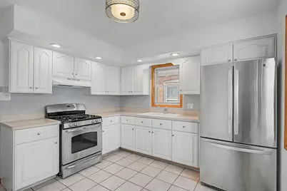 11011 S Avenue L, Chicago, IL 60617 - Photo 15