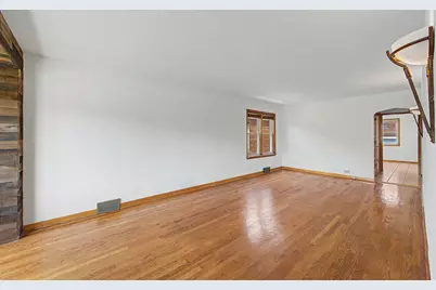 11011 S Avenue L, Chicago, IL 60617 - Photo 5