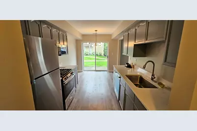 1142 Greenwood Circle, Woodstock, IL 60098 - Photo 7