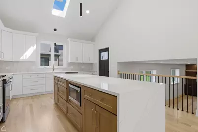 8041 S 85th Court, Justice, IL 60458 - Photo 5