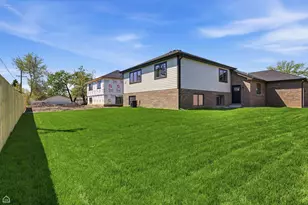 8041 S 85th Ct, Justice, IL 60458 - Photo 27
