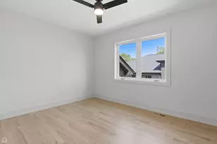 8041 S 85th Ct, Justice, IL 60458 - Photo 17