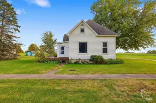 104 E Cleveland St, Cullom, IL 60929 - Photo 1
