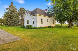 104 E Cleveland St, Cullom, IL 60929 - Photo 3