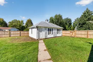 404 S 3rd St, Malta, IL 60150 - Photo 3