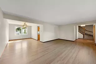 609 Honey Locust Ln, Darien, IL 60561 - Photo 7