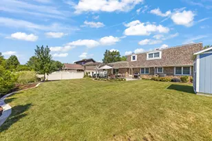 609 Honey Locust Ln, Darien, IL 60561 - Photo 35