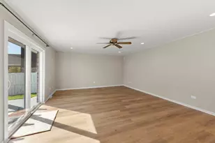 609 Honey Locust Ln, Darien, IL 60561 - Photo 15