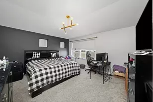 810 Finley Dr, Aurora, IL 60504 - Photo 13