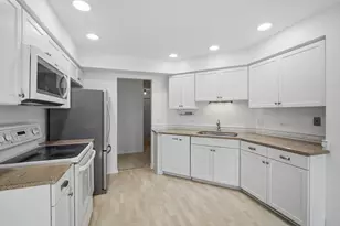 326 Satinwood Ct N, Buffalo Grove, IL 60089 - Photo 7