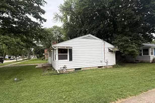33 S Aldine St, Elgin, IL 60123 - Photo 3