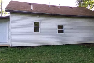 407 E Woodlawn St, Clifton, IL 61727 - Photo 25
