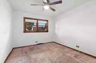 11325 S Nashville Ave, Worth, IL 60482 - Photo 13