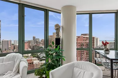 111 W Maple Street #2701, Chicago, IL 60610 - Photo 5