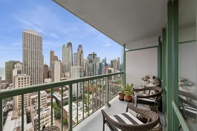 111 W Maple Street #2701, Chicago, IL 60610 - Photo 13