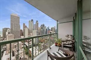 111 W Maple St, Chicago, IL 60610 - Photo 13