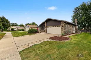 17325 Locust Ave, Tinley Park, IL 60487 - Photo 5