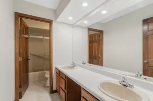 22W507 John Ct, Medinah, IL 60157 - Photo 23