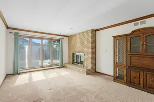 22W507 John Ct, Medinah, IL 60157 - Photo 11