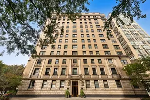 3100 N Sheridan Rd, Chicago, IL 60657 - Photo 1