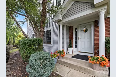1024 N Earls Court, Palatine, IL 60067 - Photo 3