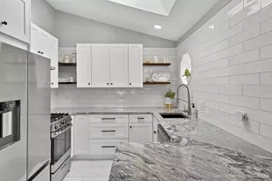 2013 N Coldspring Rd, Arlington Heights, IL 60004 - Photo 5