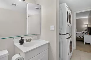 8020 Woodglen Ln, Downers Grove, IL 60516 - Photo 9
