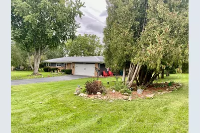 8556 E Valley View Drive, Stillman Valley, IL 61084 - Photo 3