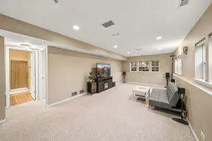 2820 N Greenwood Ave, Arlington Heights, IL 60004 - Photo 19