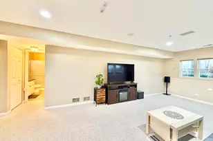 2820 N Greenwood Ave, Arlington Heights, IL 60004 - Photo 5