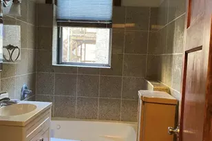 2332 E 70th Pl, Chicago, IL 60649 - Photo 7